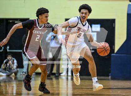 Thumbnail 1 in Kalamazoo Central vs. East Lansing (MHSAA Div 1 Quad 1 Regional Final) photogallery.
