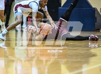 Thumbnail 2 in Kalamazoo Central vs. East Lansing (MHSAA Div 1 Quad 1 Regional Final) photogallery.