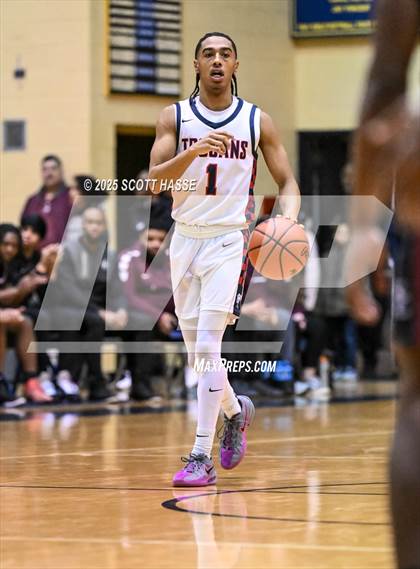 Thumbnail 1 in Kalamazoo Central vs. East Lansing (MHSAA Div 1 Quad 1 Regional Final) photogallery.