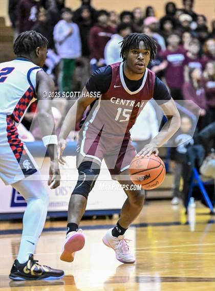 Thumbnail 3 in Kalamazoo Central vs. East Lansing (MHSAA Div 1 Quad 1 Regional Final) photogallery.