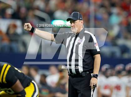 Thumbnail 3 in Aledo vs. Fort Bend Marshall (UIL 5A Division 2 Final) photogallery.