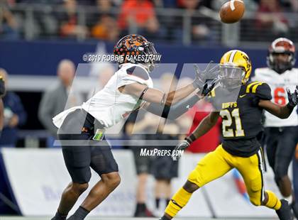 Thumbnail 3 in Aledo vs. Fort Bend Marshall (UIL 5A Division 2 Final) photogallery.
