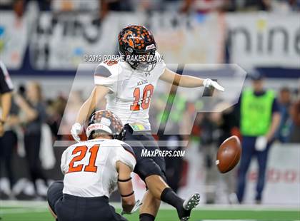 Thumbnail 3 in Aledo vs. Fort Bend Marshall (UIL 5A Division 2 Final) photogallery.