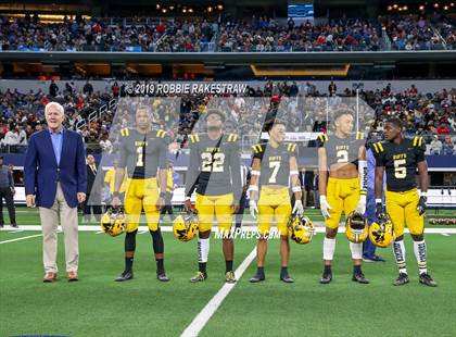 Thumbnail 3 in Aledo vs. Fort Bend Marshall (UIL 5A Division 2 Final) photogallery.