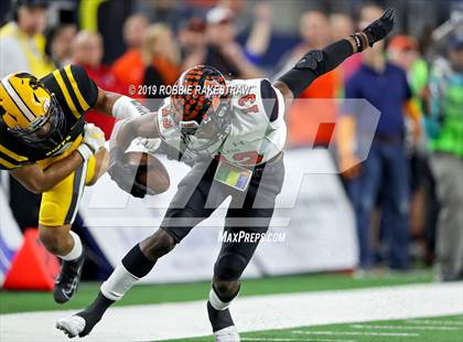 Thumbnail 3 in Aledo vs. Fort Bend Marshall (UIL 5A Division 2 Final) photogallery.