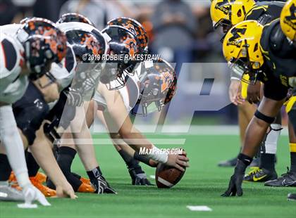 Thumbnail 1 in Aledo vs. Fort Bend Marshall (UIL 5A Division 2 Final) photogallery.