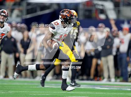 Thumbnail 3 in Aledo vs. Fort Bend Marshall (UIL 5A Division 2 Final) photogallery.