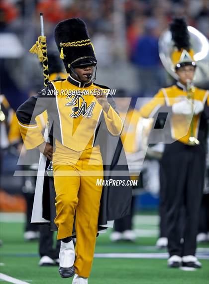 Thumbnail 3 in Aledo vs. Fort Bend Marshall (UIL 5A Division 2 Final) photogallery.