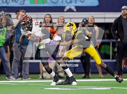 Thumbnail 2 in Aledo vs. Fort Bend Marshall (UIL 5A Division 2 Final) photogallery.