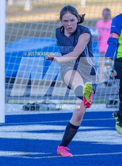 Thumbnail 1 in South Dearborn vs Franklin County (IHSAA 2A Section 28 Round 1) photogallery.