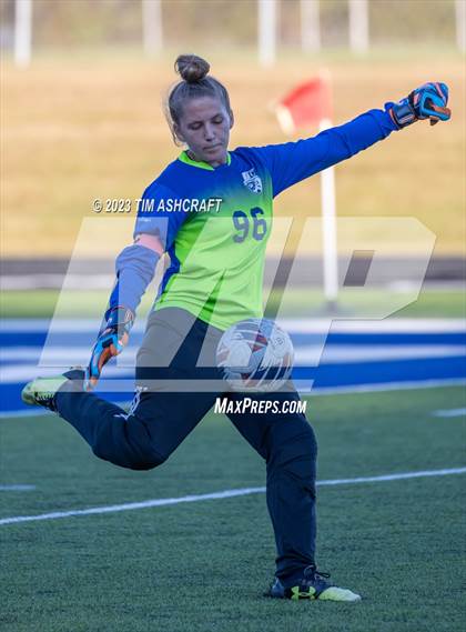 Thumbnail 3 in South Dearborn vs Franklin County (IHSAA 2A Section 28 Round 1) photogallery.
