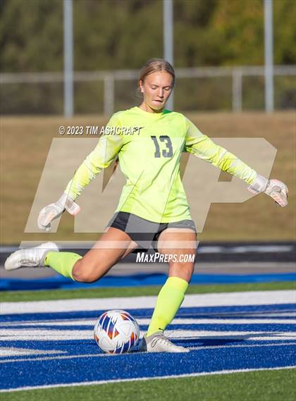 Thumbnail 1 in South Dearborn vs Franklin County (IHSAA 2A Section 28 Round 1) photogallery.