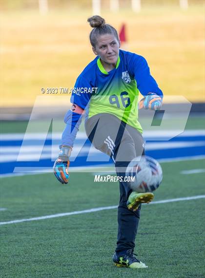 Thumbnail 2 in South Dearborn vs Franklin County (IHSAA 2A Section 28 Round 1) photogallery.