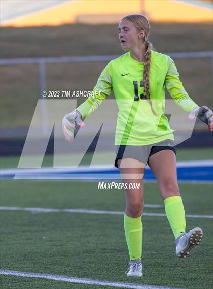 Thumbnail 2 in South Dearborn vs Franklin County (IHSAA 2A Section 28 Round 1) photogallery.