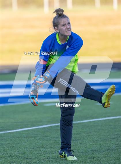 Thumbnail 3 in South Dearborn vs Franklin County (IHSAA 2A Section 28 Round 1) photogallery.