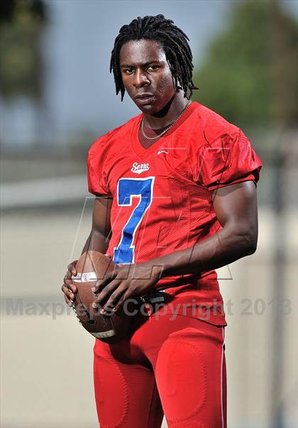 Thumbnail 3 in Serra (Preseason Top 25 Photo Shoot)  photogallery.