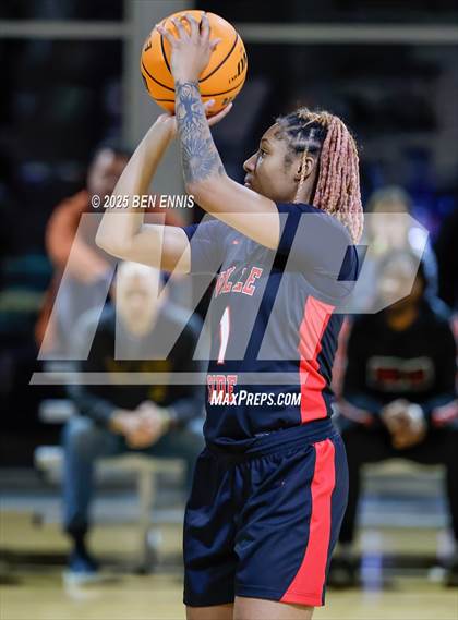 Thumbnail 2 in Rolesville vs. Midtown (She Got Game Classic) photogallery.