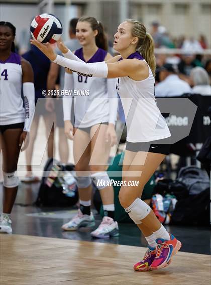 Thumbnail 2 in Cartersville vs. Lovett (Showdown at the Sunsphere) photogallery.