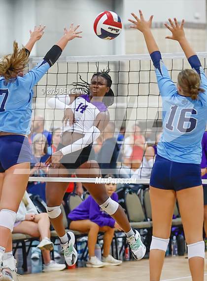 Thumbnail 1 in Cartersville vs. Lovett (Showdown at the Sunsphere) photogallery.