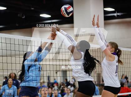 Thumbnail 3 in Cartersville vs. Lovett (Showdown at the Sunsphere) photogallery.