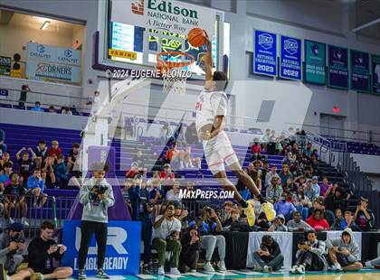 Thumbnail 2 in Slam Dunk Contest (City of Palms Classic) photogallery.