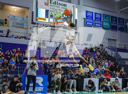 Thumbnail 1 in Slam Dunk Contest (City of Palms Classic) photogallery.