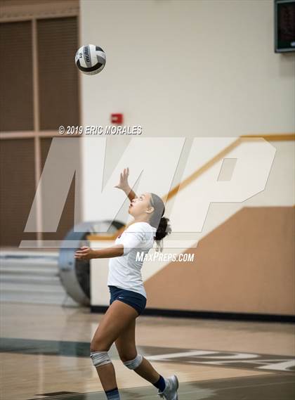 Thumbnail 2 in Hoover vs San Joaquin Memorial (Patriot Varsity Tournament) photogallery.