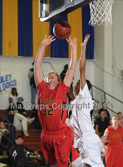 Thumbnail 1 in Jesuit vs. St. Francis (Gridley Invitational) photogallery.