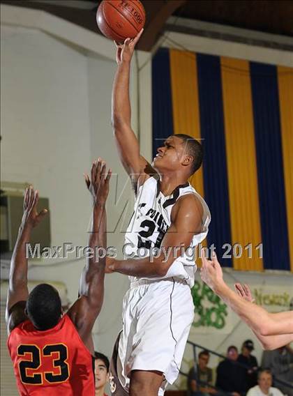 Thumbnail 3 in Jesuit vs. St. Francis (Gridley Invitational) photogallery.