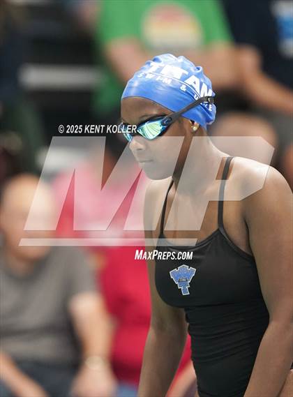 Thumbnail 1 in Warren Woods-Tower vs. Sterling Heights Stevenson (Titan Relays) photogallery.