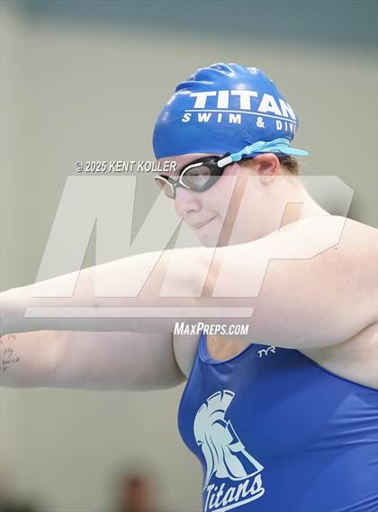 Thumbnail 1 in Warren Woods-Tower vs. Sterling Heights Stevenson (Titan Relays) photogallery.