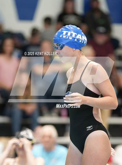 Thumbnail 1 in Warren Woods-Tower vs. Sterling Heights Stevenson (Titan Relays) photogallery.