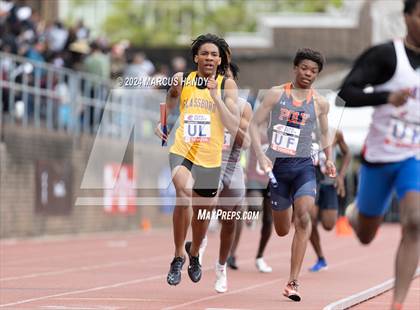 Thumbnail 2 in Penn Relays (4 X 400 Meter) photogallery.