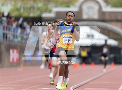 Thumbnail 2 in Penn Relays (4 X 400 Meter) photogallery.