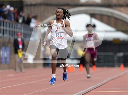Thumbnail 3 in Penn Relays (4 X 400 Meter) photogallery.