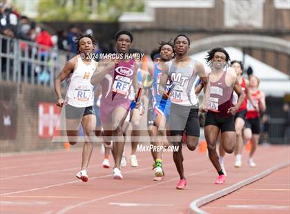Thumbnail 2 in Penn Relays (4 X 400 Meter) photogallery.
