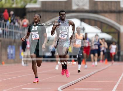 Thumbnail 2 in Penn Relays (4 X 400 Meter) photogallery.
