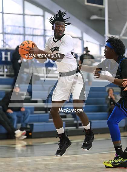 Thumbnail 3 in Desert Christian Academy vs. Fairmont Prep (MLK Dream Classic) photogallery.