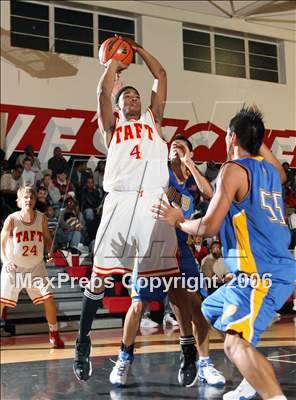 Thumbnail 3 in Taft vs. Poly (Westchester Tip-Off Classic) photogallery.