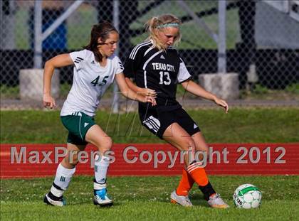 Thumbnail 3 in Santa Fe vs Texas City (Region III Sectional Playoff) photogallery.