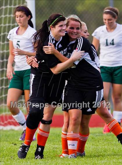Thumbnail 1 in Santa Fe vs Texas City (Region III Sectional Playoff) photogallery.