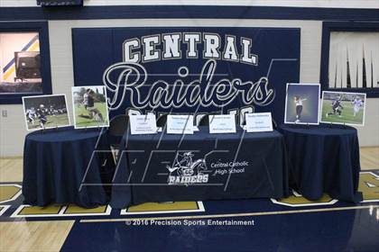 Thumbnail 2 in Central Catholic TOC Ceremony photogallery.