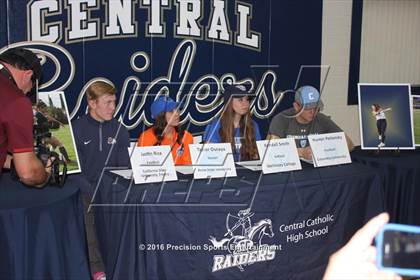 Thumbnail 2 in Central Catholic TOC Ceremony photogallery.