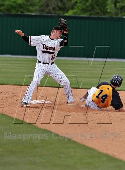 Thumbnail 2 in Gibbs @ Pigeon Forge (3AA District Finals) photogallery.