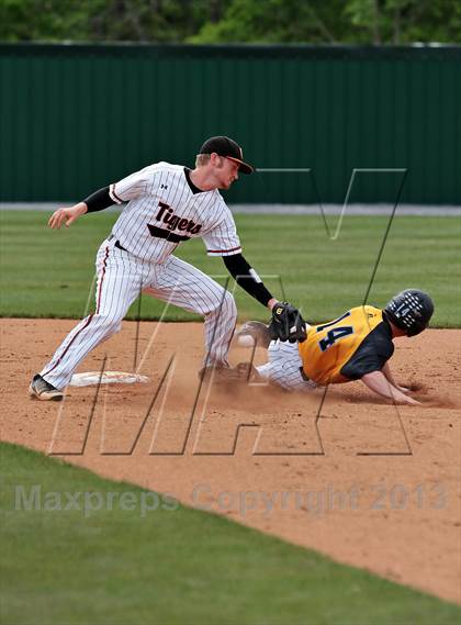 Thumbnail 3 in Gibbs @ Pigeon Forge (3AA District Finals) photogallery.