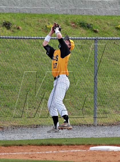 Thumbnail 1 in Gibbs @ Pigeon Forge (3AA District Finals) photogallery.