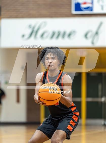 Thumbnail 2 in Terry Sanford vs. South View photogallery.