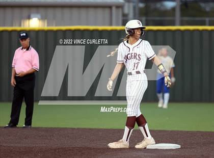 Thumbnail 3 in Tivy @ Dripping Springs photogallery.