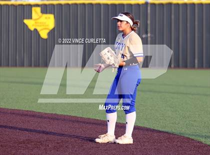 Thumbnail 2 in Tivy @ Dripping Springs photogallery.