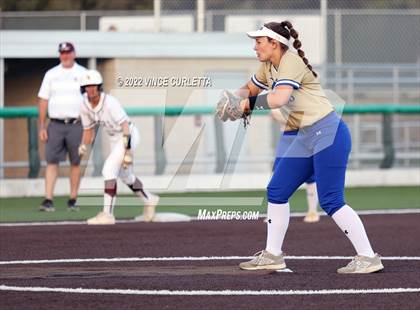 Thumbnail 3 in Tivy @ Dripping Springs photogallery.